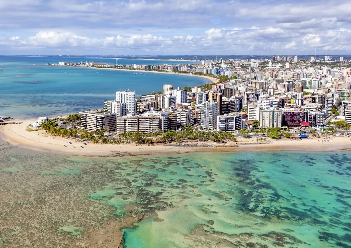 Vista aérea da Ponta Verde, em Maceió